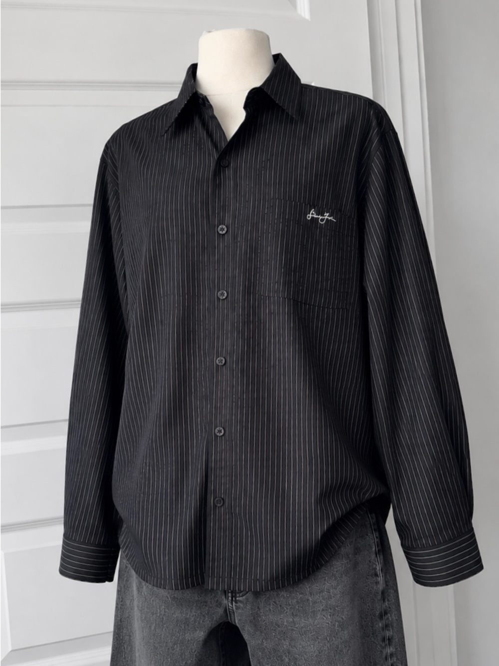 Vintage Y2K Sean John Black Pinstripe Button-Up Shirt Men’s XL 100% Cotton